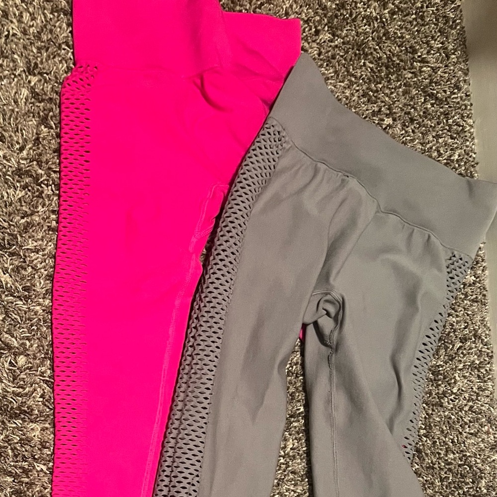 2 scrunch leggings